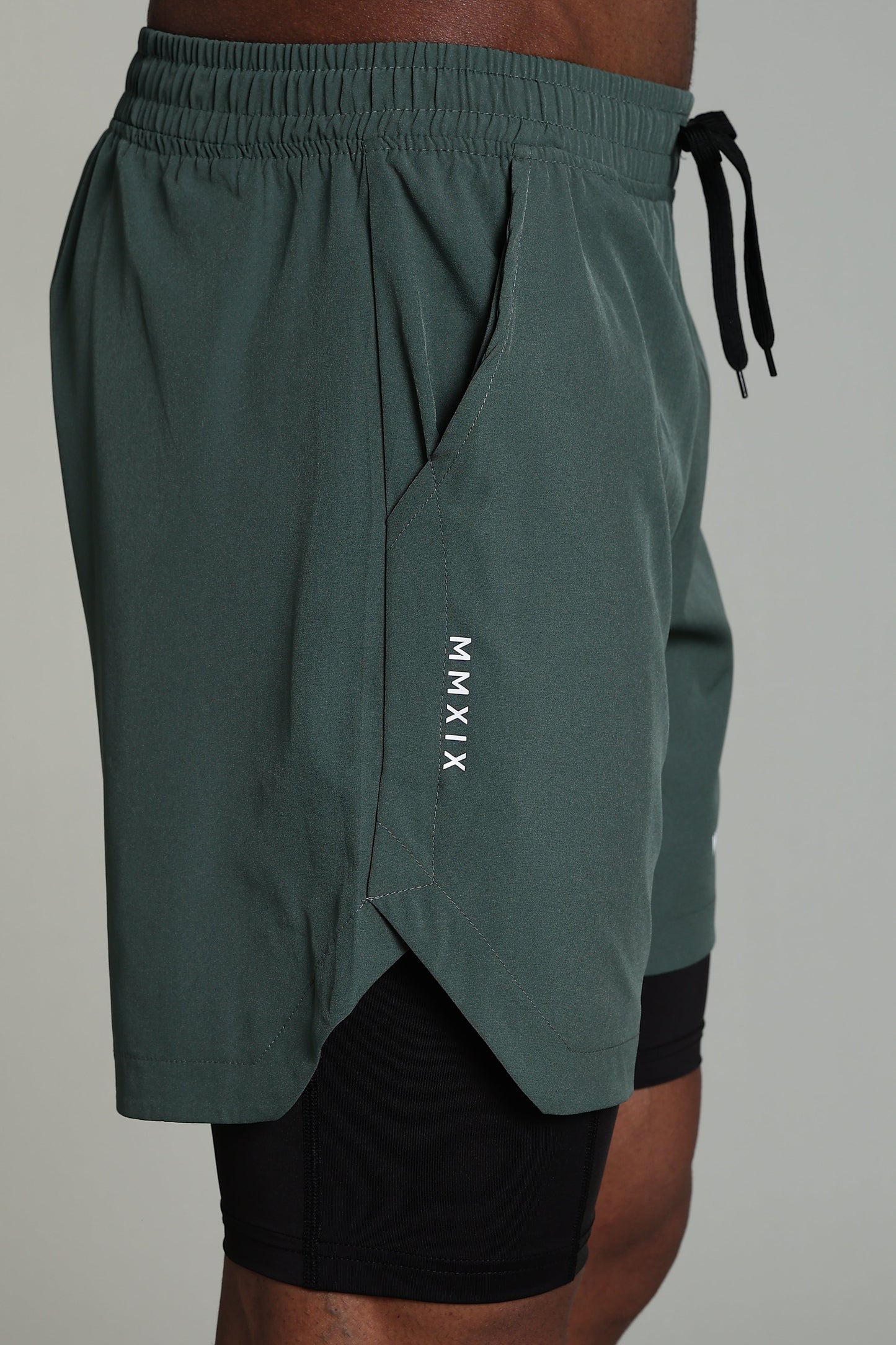 Limitless 2 in 1 6" shorts - Shadow Green